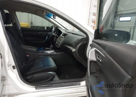 2016 Nissan Altima 2.5/2.5 S/2.5 Sl/2.5 Sr/2.5 Sv из США, поврежденный, VIN 1N4AL3AP7GC153286